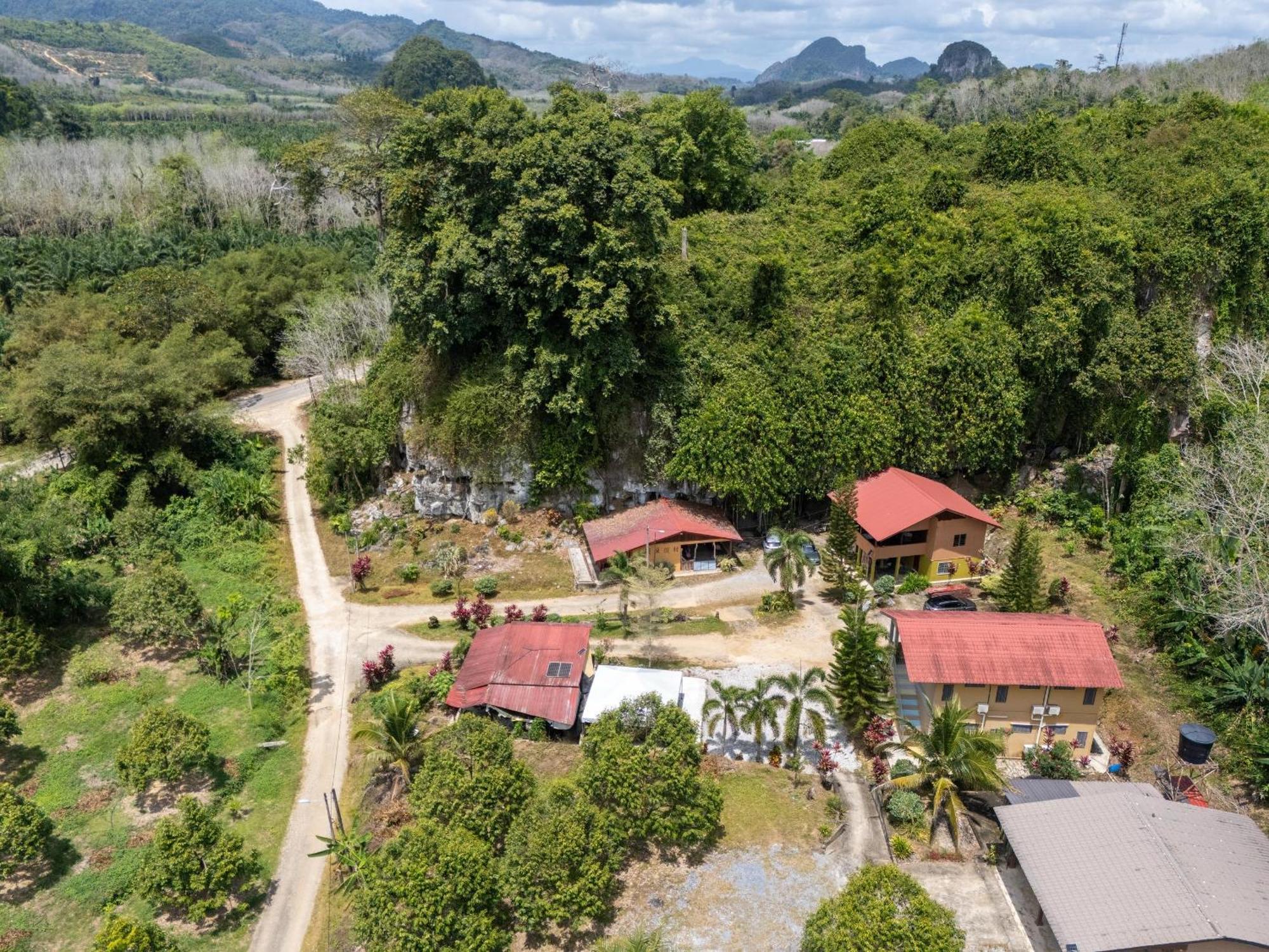 Country House Pulai Holiday Village Гуа-Мусанг Экстерьер фото